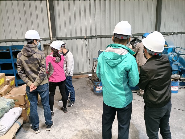 長江電力專家組一行到國為考察交流-3