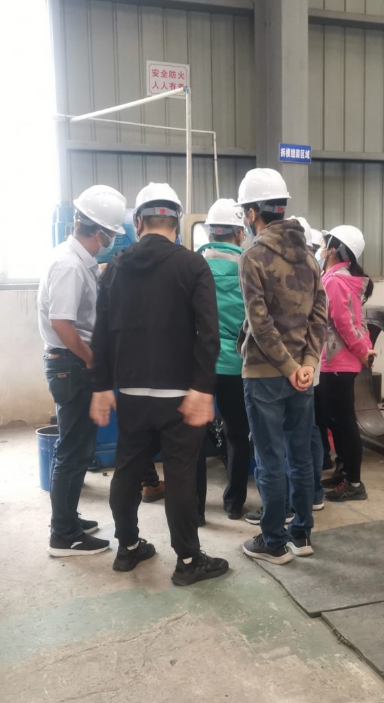 長江電力專家組一行到國為考察交流-2